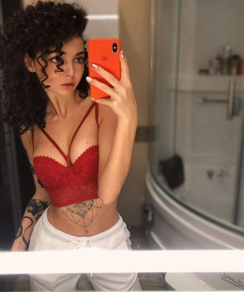 Софа, 22 года